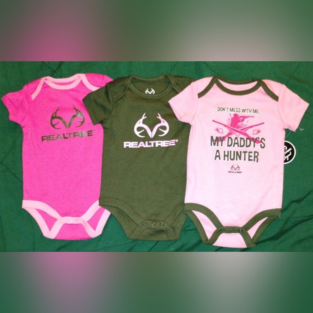 Set of 3 RealTree Original Infant Girls Onesies My Dads a Hunter Size 3-6mo. NWT